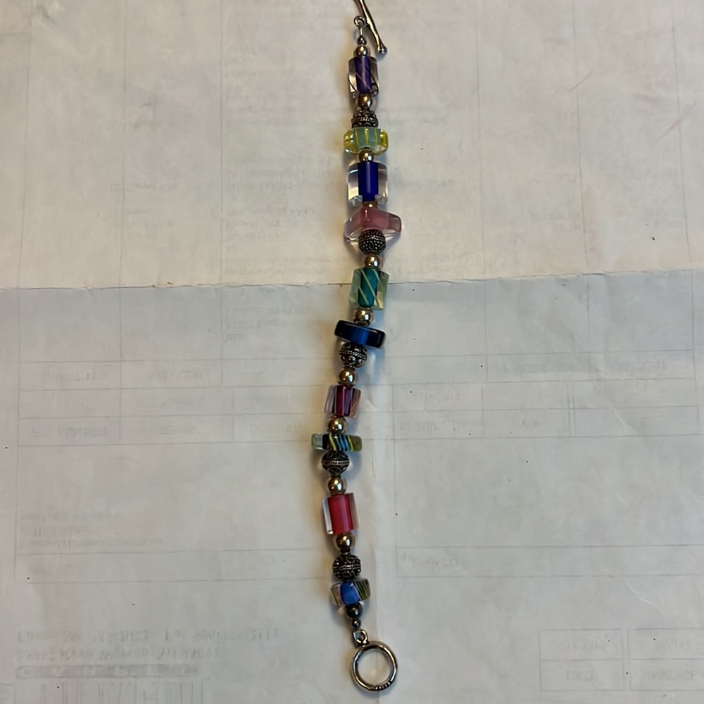 Multicolored Glass toggle bracelet - Picture 2 of 3